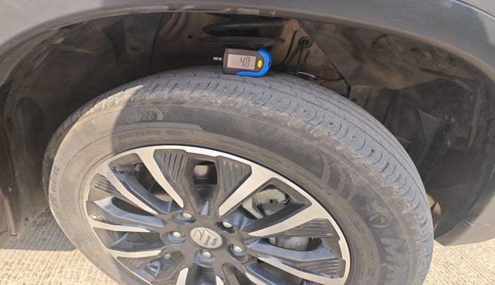 2020 Maruti Vitara Brezza LXI, Petrol, Manual, 34,641 km, tyre