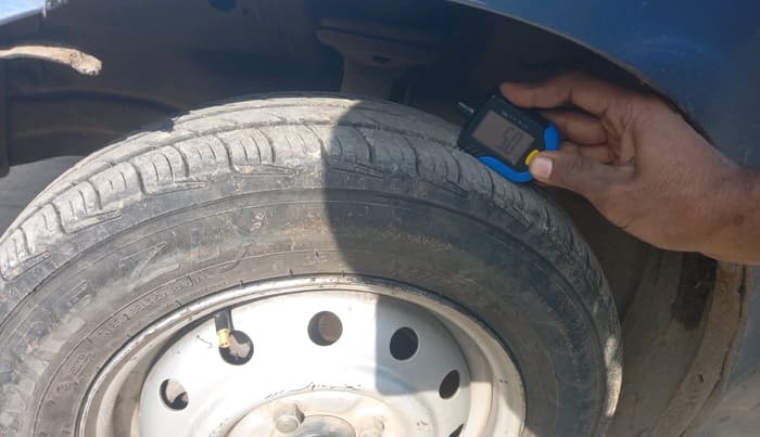 2014 Maruti Wagon R 1.0 LXI, CNG, Manual, 86,808 km, tyre