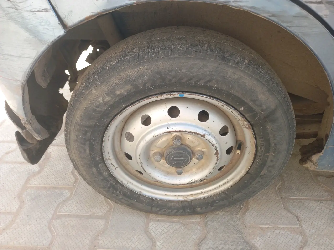 2014 Maruti Wagon R 1.0 LXI, CNG, Manual, 86,808 km, tyre