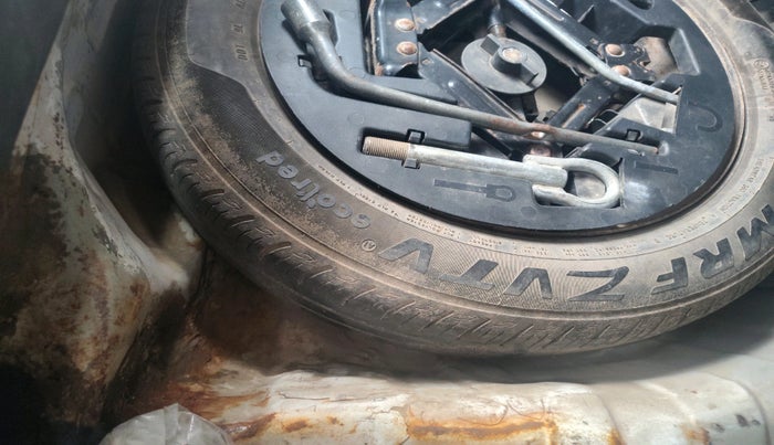 2018 Mahindra KUV 100 NXT K8 D 6 STR, Diesel, Manual, 1,80,266 km, tyre