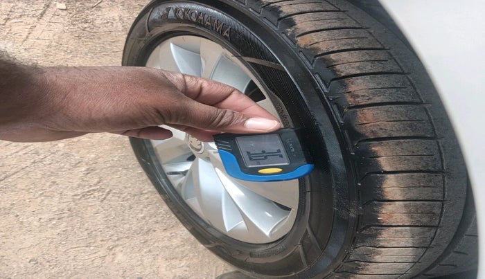 2017 Skoda Octavia STYLE PLUS AT 1.8 TSI, Petrol, Automatic, 1,30,761 km, tyre