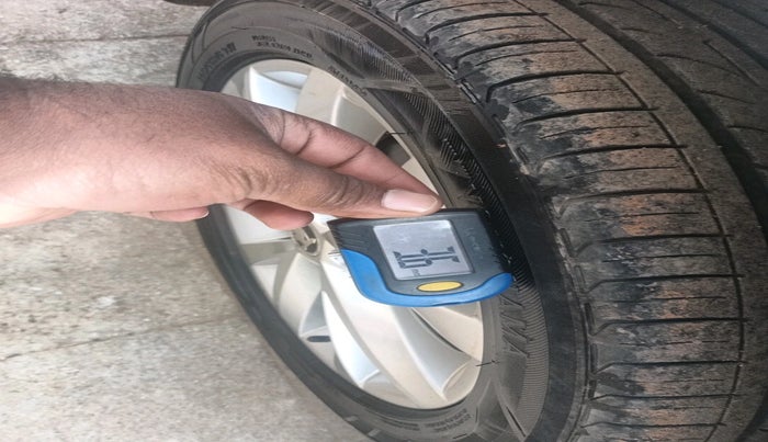 2017 Skoda Octavia STYLE PLUS AT 1.8 TSI, Petrol, Automatic, 1,30,761 km, tyre