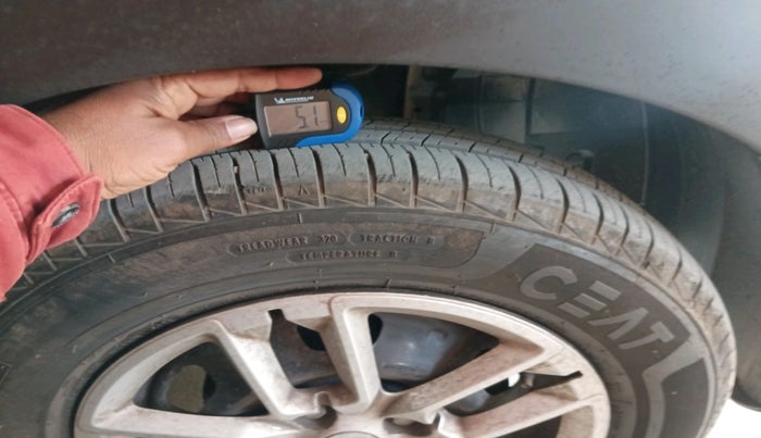 2023 Renault TRIBER RXT, Petrol, Manual, 7,840 km, tyre