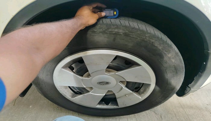 2016 Mahindra XUV500 W6, Diesel, Manual, 1,19,548 km, tyre