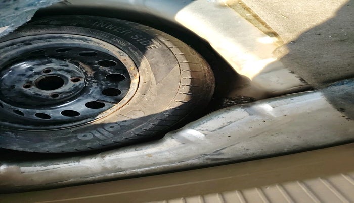 2015 Ford Figo Aspire AMBIENTE 1.5 DIESEL, Diesel, Manual, 1,37,631 km, tyre