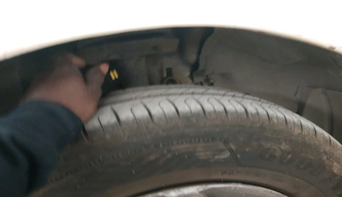 2011 Fiat Grand Punto Emotion 1.3, Diesel, Manual, 1,33,993 km, tyre