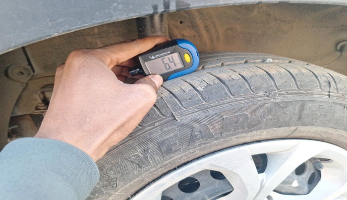 2024 KIA SONET HTE 1.2, Petrol, Manual, 1,126 km, tyre