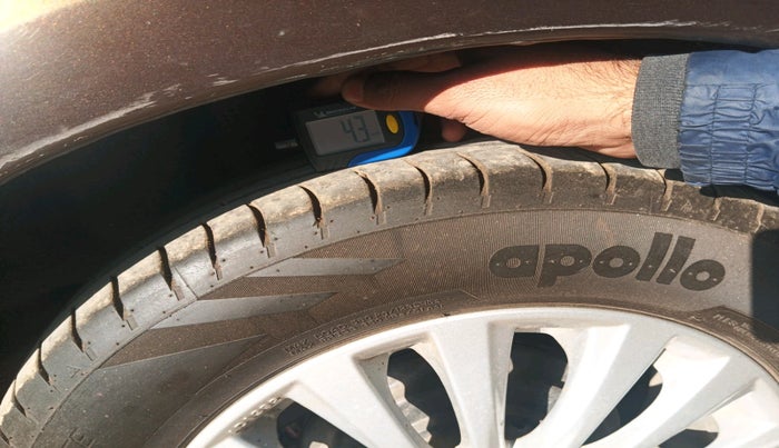 2019 Maruti Ciaz DELTA 1.5 SHVS MT PETROL, Petrol, Manual, 52,192 km, tyre