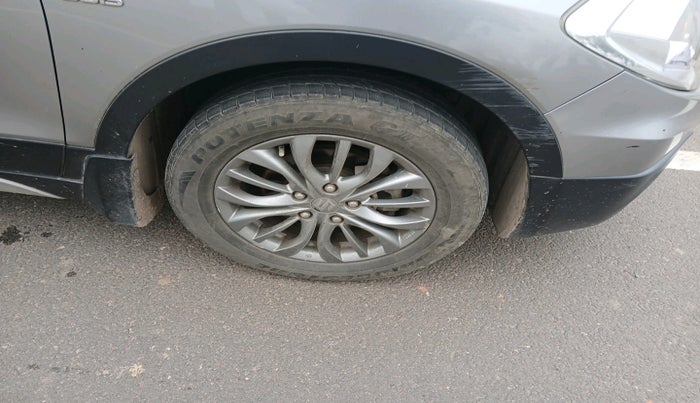 2016 Maruti S Cross ZETA 1.3, Diesel, Manual, 1,12,553 km, tyre