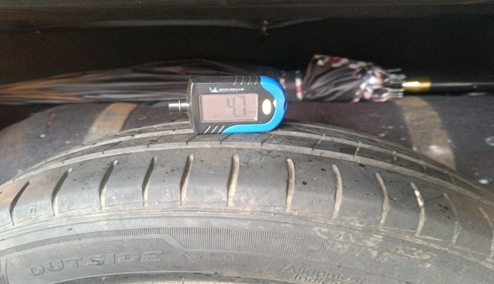 2015 Hyundai Grand i10 MAGNA 1.2 KAPPA VTVT, CNG, Manual, 83,601 km, tyre