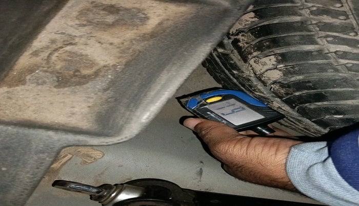 2011 Toyota Corolla Altis G PETROL, Petrol, Manual, 1,40,639 km, tyre