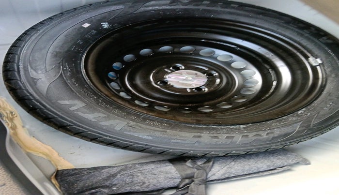 2025 Honda Amaze ZX 1.2 Petrol CVT, Petrol, Automatic, 13,661 km, tyre