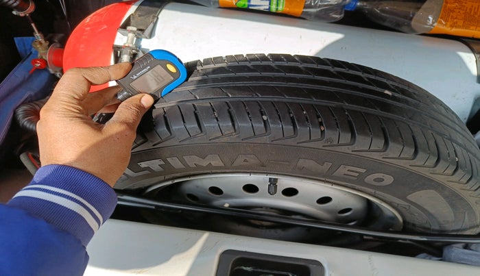 2020 Maruti New Wagon-R LXI CNG 1.0, Petrol, Manual, 57,185 km, tyre