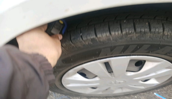 2014 Maruti Swift Dzire VXI, Petrol, Manual, 1,36,852 km, tyre