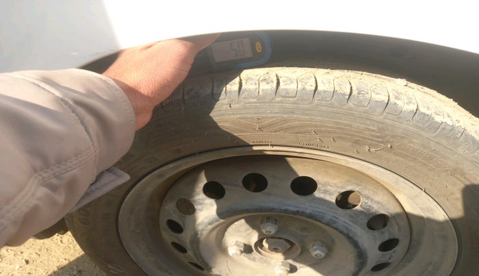 2014 Maruti Wagon R 1.0 VXI, Petrol, Manual, 96,842 km, tyre