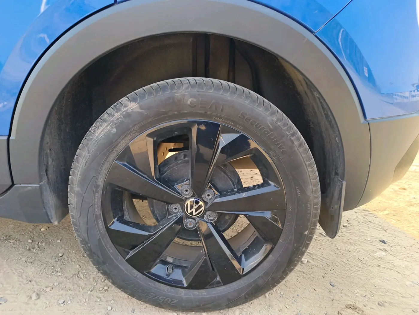2024 Volkswagen TAIGUN GT Line 1.0L TSI MT, Petrol, Manual, 7,000 km, tyre