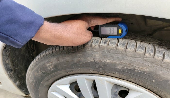 2018 Maruti Dzire VXI, Petrol, Manual, 1,51,214 km, tyre