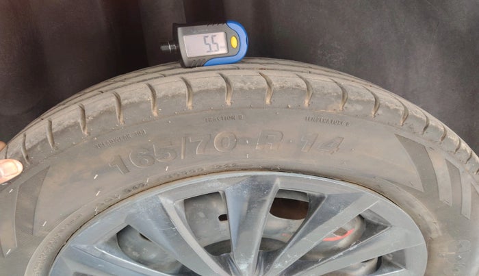 2019 Volkswagen Polo TRENDLINE 1.0L, Petrol, Manual, 84,437 km, tyre