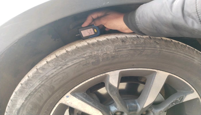 2018 Mahindra XUV500 W11, Diesel, Manual, 68,834 km, tyre