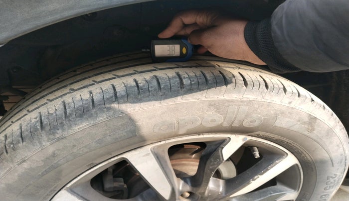 2018 Mahindra XUV500 W11, Diesel, Manual, 68,834 km, tyre