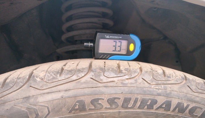 2011 Toyota Etios V, Petrol, Manual, 1,06,981 km, tyre