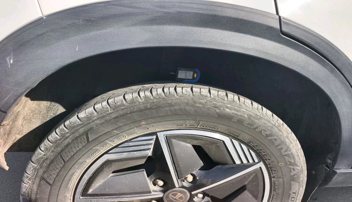 2023 Tata NEXON CREATIVE+ AMT 1.2 PETROL, Petrol, Automatic, 42,187 km, tyre