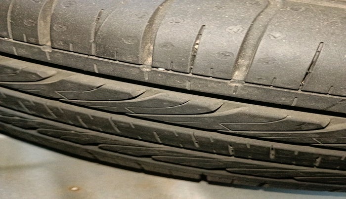 2021 Hyundai VENUE SX 1.5 (O) EXECUTIVE CRDI, Diesel, Manual, 1,14,503 km, tyre