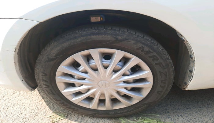 2016 Maruti Ciaz VXI, Petrol, Manual, 49,311 km, tyre