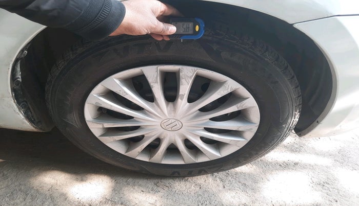 2016 Maruti Ciaz VXI, Petrol, Manual, 49,311 km, tyre