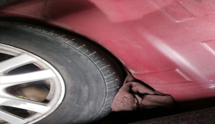 2013 Honda Brio V MT, Petrol, Manual, 1,01,712 km, tyre