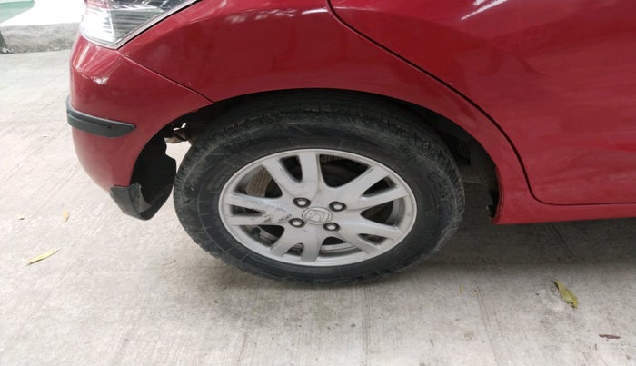 2013 Honda Brio V MT, Petrol, Manual, 1,01,712 km, tyre