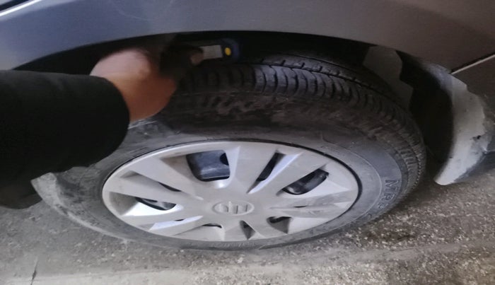 2014 Maruti Swift Dzire VXI, Petrol, Manual, 16,655 km, tyre