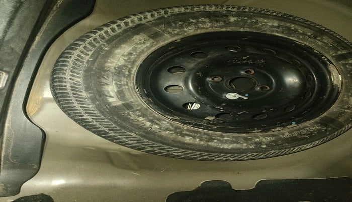 2014 Maruti Swift Dzire VXI, Petrol, Manual, 16,655 km, tyre