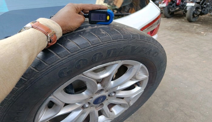 2015 Ford Ecosport TITANIUM 1.5L PETROL AT, Petrol, Automatic, 62,940 km, tyre