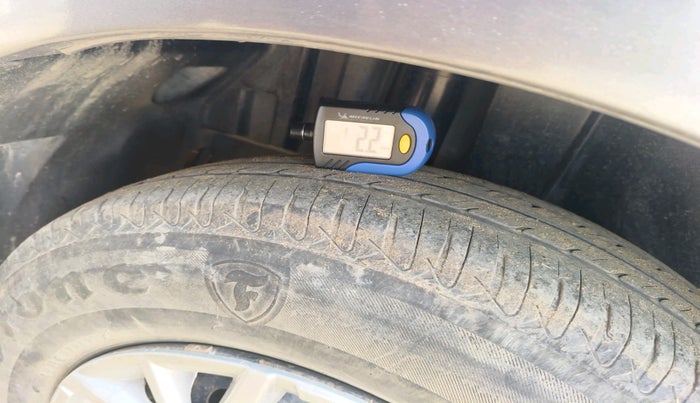 2016 Maruti Swift VXI, Petrol, Manual, 86,757 km, tyre