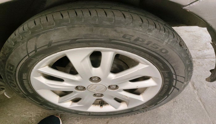 2013 Honda Amaze 1.5L I-DTEC VX, Diesel, Manual, 1,16,484 km, tyre