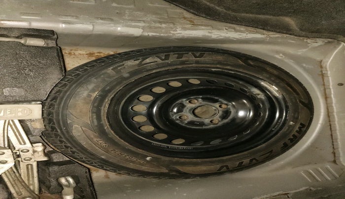 2013 Honda Amaze 1.5L I-DTEC VX, Diesel, Manual, 1,16,484 km, tyre