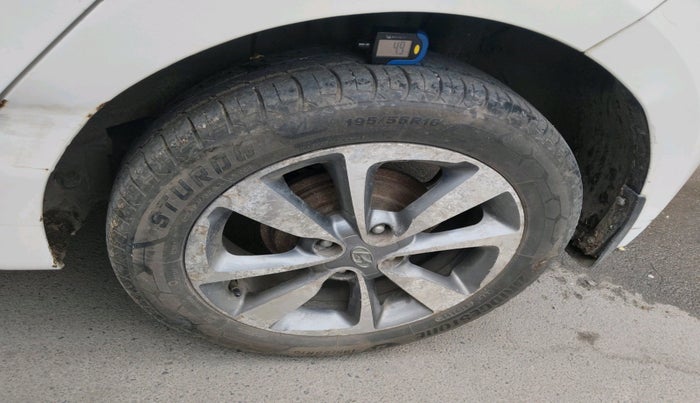 2014 Hyundai Elite i20 ASTA 1.2, Petrol, Manual, 1,02,187 km, tyre