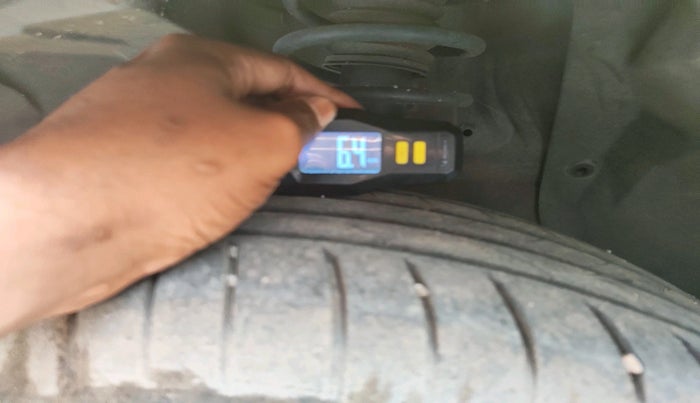 2017 Maruti Vitara Brezza VDI (O), Diesel, Manual, 1,16,783 km, tyre