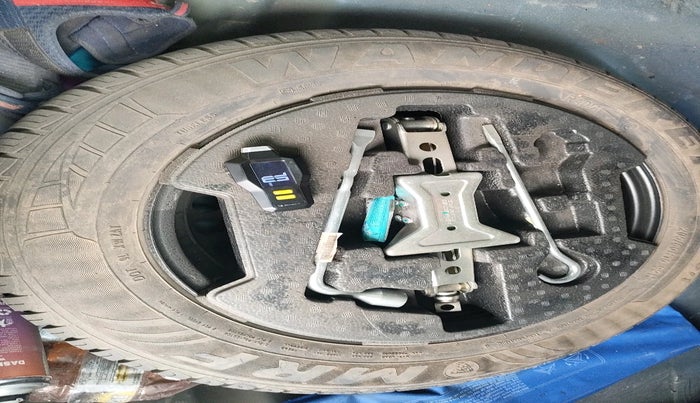 2017 Maruti Vitara Brezza VDI (O), Diesel, Manual, 1,16,783 km, tyre