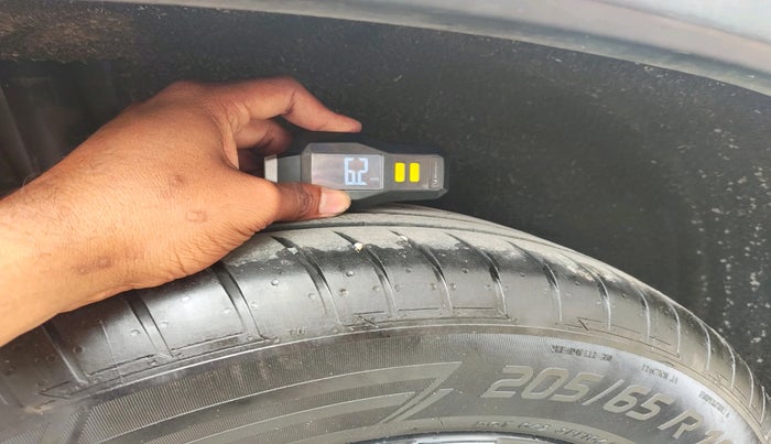 2017 Maruti Vitara Brezza VDI (O), Diesel, Manual, 1,16,783 km, tyre