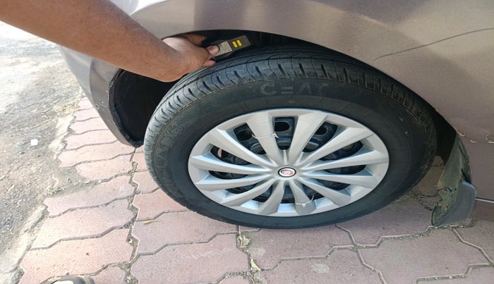 2017 Tata Tiago XT PETROL, Petrol, Manual, 66,143 km, tyre