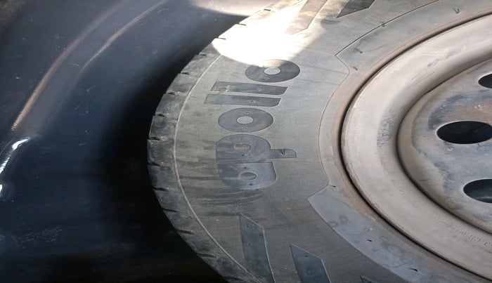 2018 Maruti Swift VXI, Petrol, Manual, 1,19,820 km, tyre