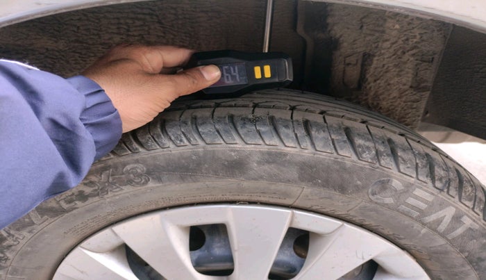 2011 Toyota Etios G, Petrol, Manual, 56,210 km, tyre