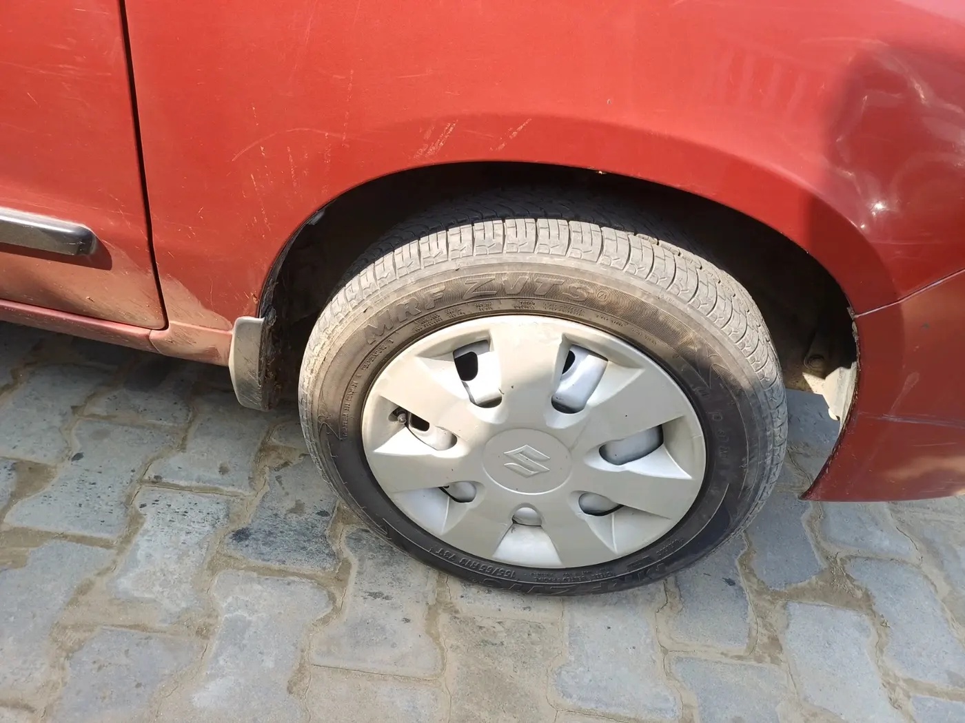 2013 Maruti Alto K10 LXI, Petrol, Manual, 42,338 km, tyre