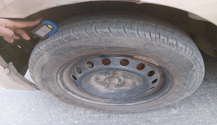 2011 Toyota Etios Liva G, Petrol, Manual, 67,391 km, tyre