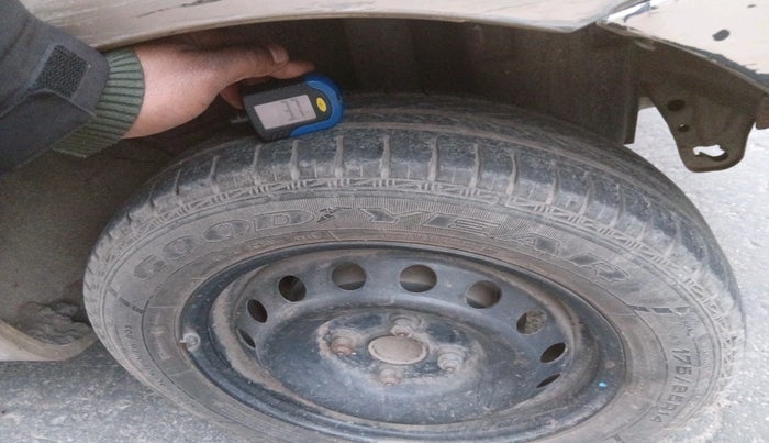 2011 Toyota Etios Liva G, Petrol, Manual, 67,391 km, tyre