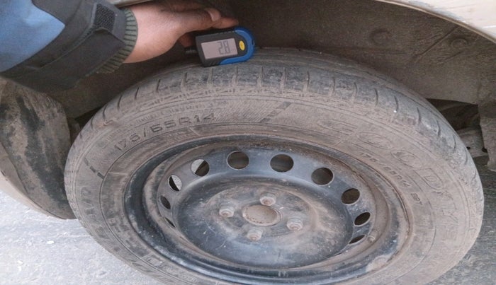 2011 Toyota Etios Liva G, Petrol, Manual, 67,391 km, tyre