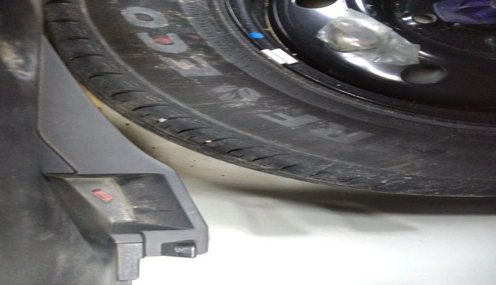 2024 Maruti Swift VXi, Petrol, Manual, 13,163 km, tyre