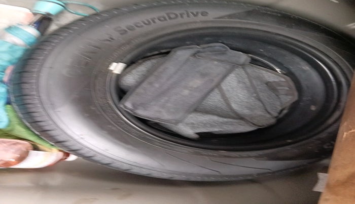 2021 Hyundai Verna SX 1.5 VTVT, Petrol, Manual, 86,016 km, tyre